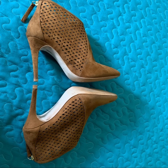 Zara Basic Collection -Heeled Booties - Picture 6 of 10